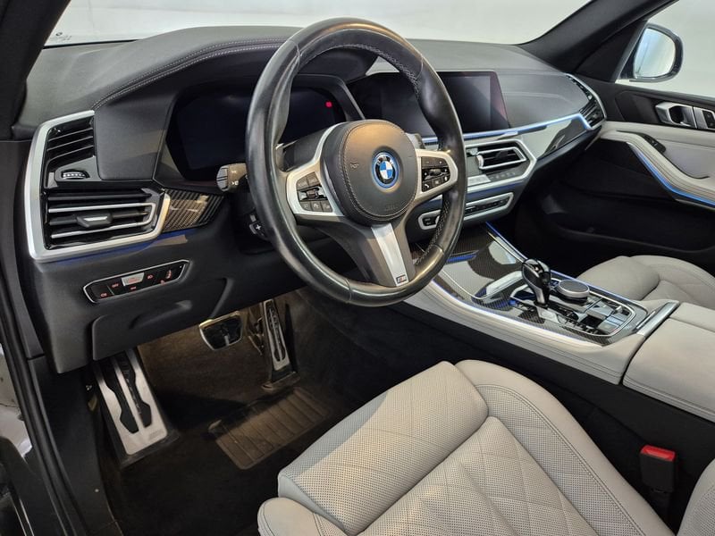 https://cdn-dk.caraffinity.it/dealer/datafiles/vehicle/images/800/1452/5mZISo8FaOznLh1Q.jpg