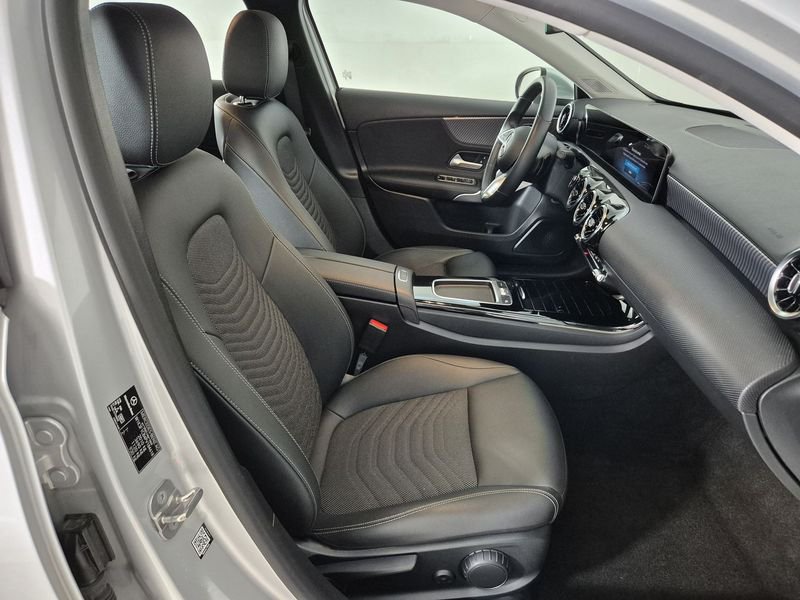 https://cdn-dk.caraffinity.it/dealer/datafiles/vehicle/images/800/1452/6kmh1e4u6TECQ1C8.jpg