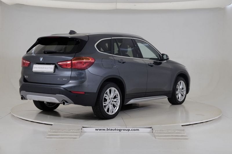 https://cdn-dk.caraffinity.it/dealer/datafiles/vehicle/images/800/1452/6u5R43xo8JR7WQOK.JPG