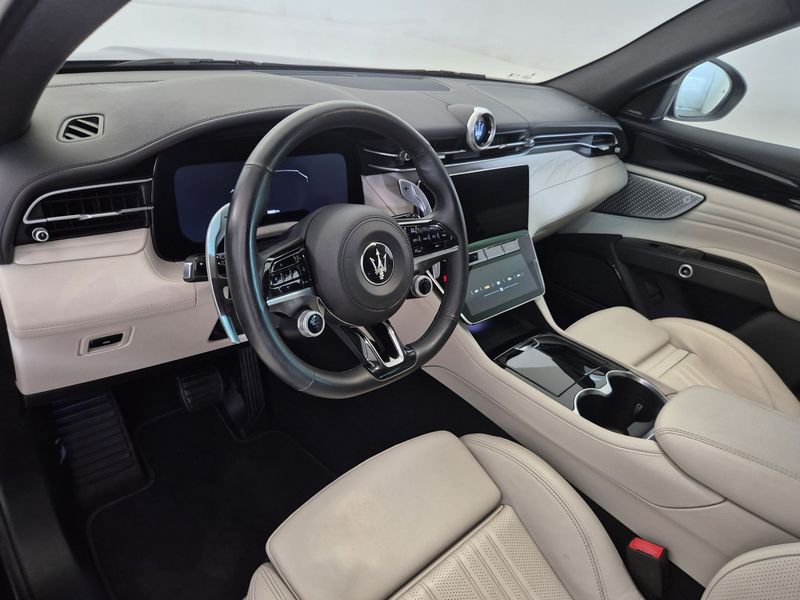 https://cdn-dk.caraffinity.it/dealer/datafiles/vehicle/images/800/1452/7FHNqIGXJhurk9bH.jpg