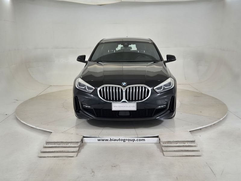 https://cdn-dk.caraffinity.it/dealer/datafiles/vehicle/images/800/1452/8E3d3Yj7dJMCtr6q.jpg