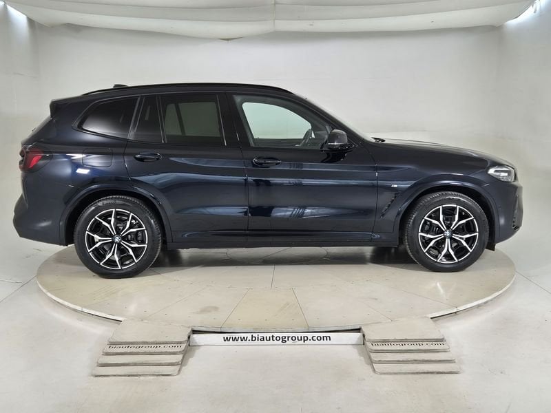 https://cdn-dk.caraffinity.it/dealer/datafiles/vehicle/images/800/1452/8ZoeomFF1taee4lm.jpg