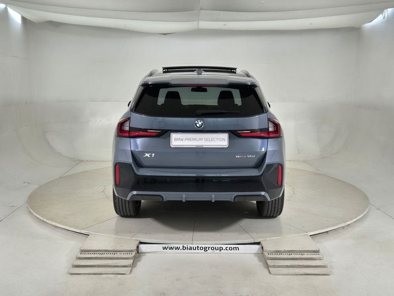 https://cdn-dk.caraffinity.it/dealer/datafiles/vehicle/images/800/1452/8vWHGjP9BpyS77rx.jpg