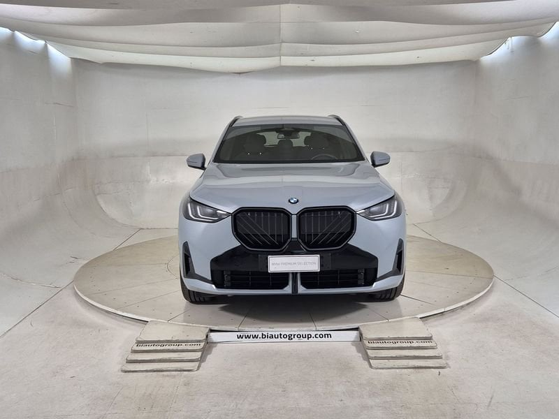 https://cdn-dk.caraffinity.it/dealer/datafiles/vehicle/images/800/1452/9eAC1eGC3x4WJX2j.jpg