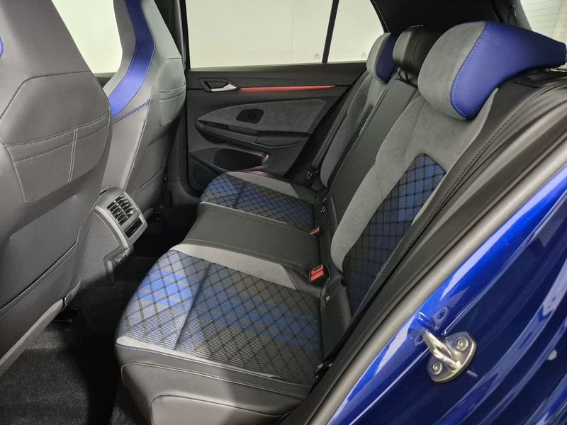 https://cdn-dk.caraffinity.it/dealer/datafiles/vehicle/images/800/1452/ADe7lt1M8Cvya7pq.jpg