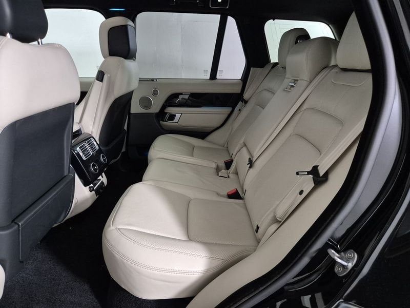 https://cdn-dk.caraffinity.it/dealer/datafiles/vehicle/images/800/1452/Ah95vb2264elfmjF.jpg