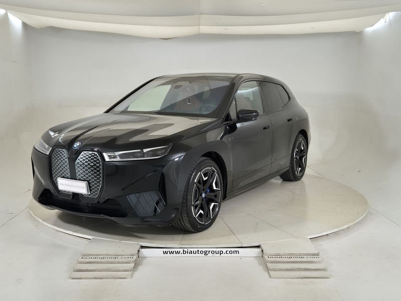 https://cdn-dk.caraffinity.it/dealer/datafiles/vehicle/images/800/1452/BdV5SJEsciNzymlH.jpg?format=jpeg