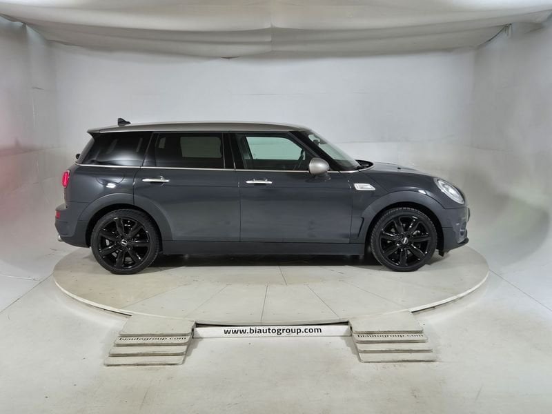 https://cdn-dk.caraffinity.it/dealer/datafiles/vehicle/images/800/1452/CrHeKLqXPP0AOV5X.jpg