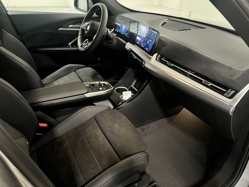 https://cdn-dk.caraffinity.it/dealer/datafiles/vehicle/images/800/1452/DSZbH9hFpApEDS7M.jpeg