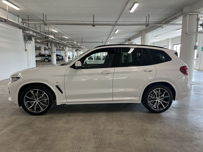 https://cdn-dk.caraffinity.it/dealer/datafiles/vehicle/images/800/1452/DrzVj3aAOpCpi51b.jpeg