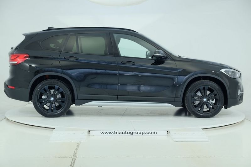 https://cdn-dk.caraffinity.it/dealer/datafiles/vehicle/images/800/1452/EKqgUmyVwba1YF13.JPG