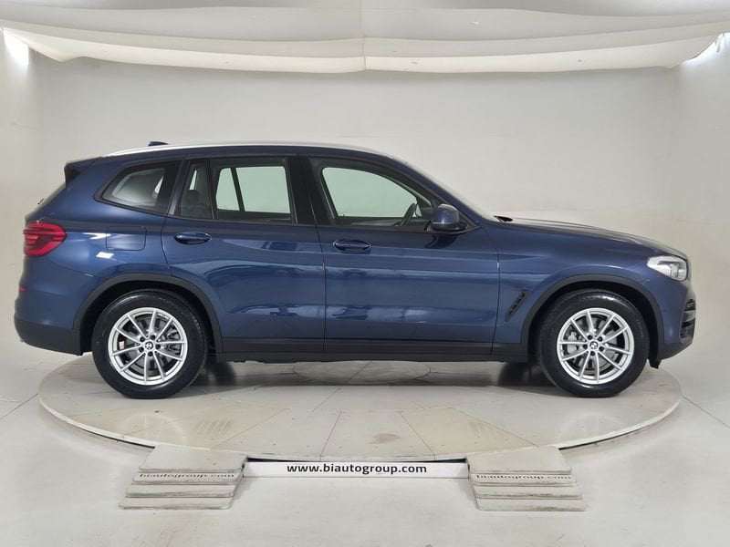 https://cdn-dk.caraffinity.it/dealer/datafiles/vehicle/images/800/1452/FFUXe1eeMUjlsz0q.jpg