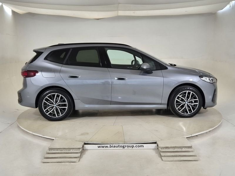 https://cdn-dk.caraffinity.it/dealer/datafiles/vehicle/images/800/1452/GNSalakHsGDtLJFB.jpg