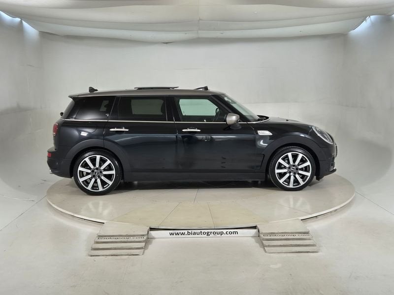 https://cdn-dk.caraffinity.it/dealer/datafiles/vehicle/images/800/1452/HWzGI4zOi9J30bKJ.jpg