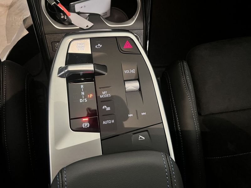 https://cdn-dk.caraffinity.it/dealer/datafiles/vehicle/images/800/1452/Hknd0w3hoFJ7xYWo.jpeg