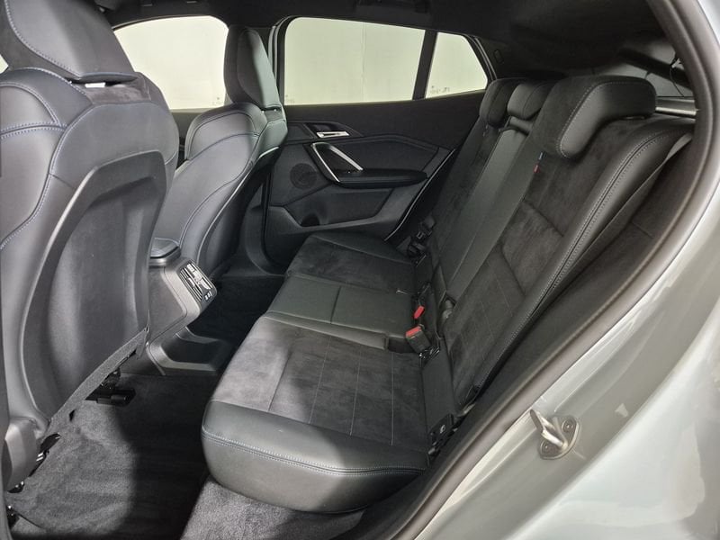 https://cdn-dk.caraffinity.it/dealer/datafiles/vehicle/images/800/1452/HnmSGODbk7NtPK7Y.jpg