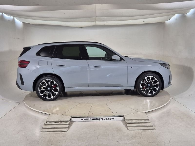 https://cdn-dk.caraffinity.it/dealer/datafiles/vehicle/images/800/1452/HtnmIpbdMKX17OKN.jpg
