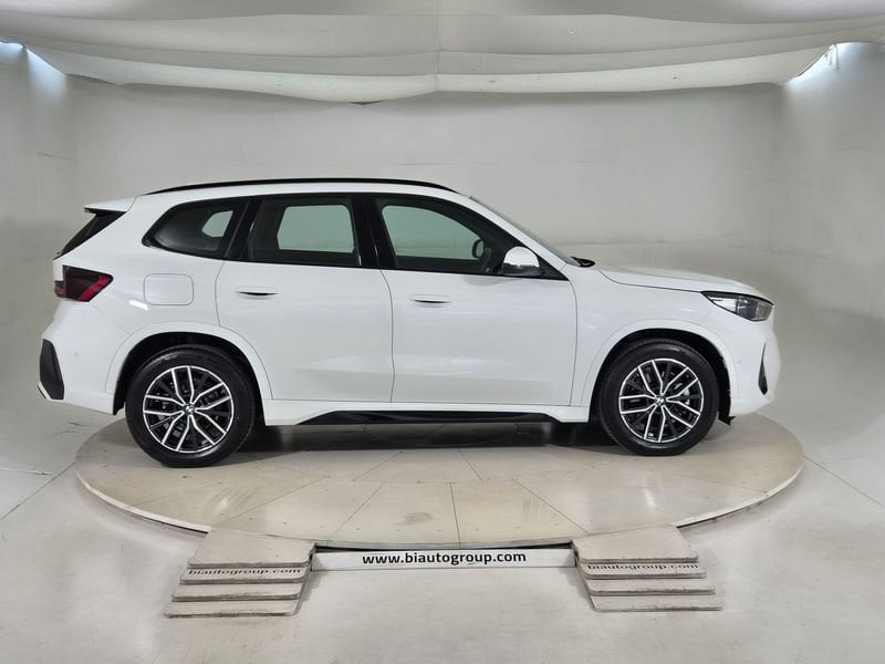 https://cdn-dk.caraffinity.it/dealer/datafiles/vehicle/images/800/1452/HuV9FIRzZiaosSy2.jpg