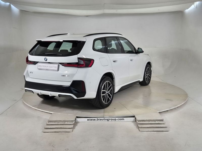 https://cdn-dk.caraffinity.it/dealer/datafiles/vehicle/images/800/1452/I4nQdqrWXpIOZQzT.jpg