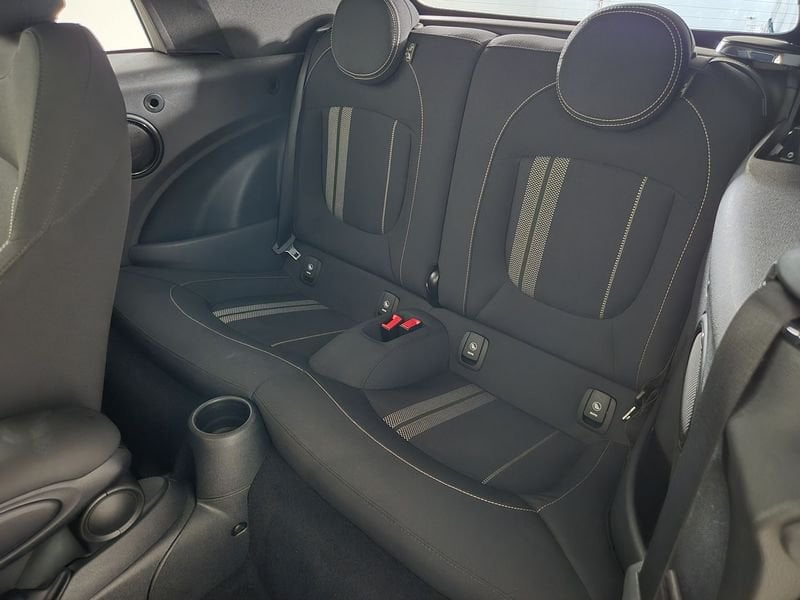 https://cdn-dk.caraffinity.it/dealer/datafiles/vehicle/images/800/1452/JUu7MKpOCdb1km5c.jpg