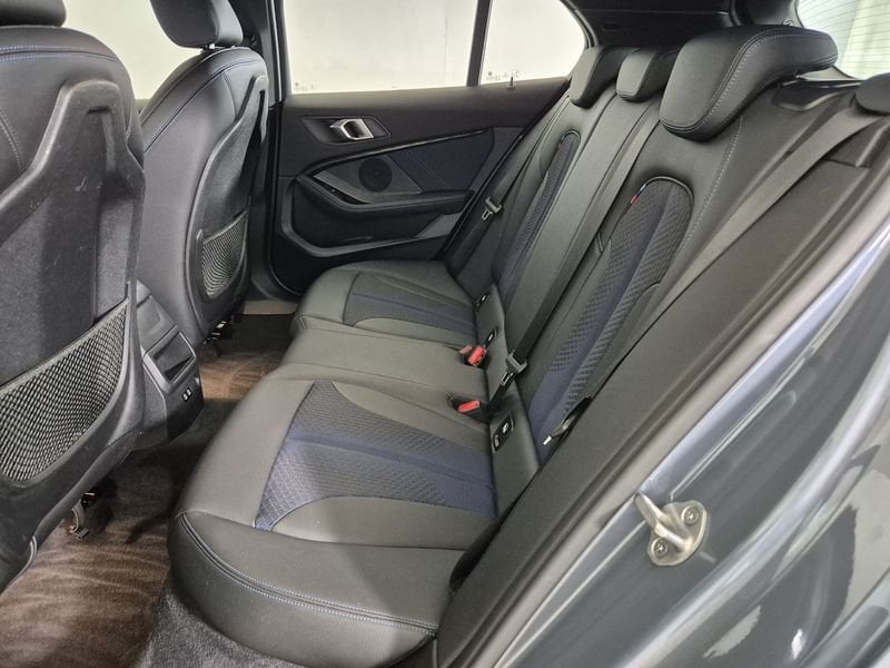 https://cdn-dk.caraffinity.it/dealer/datafiles/vehicle/images/800/1452/L3vctKd1t9MZimcV.jpg