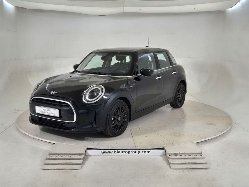 https://cdn-dk.caraffinity.it/dealer/datafiles/vehicle/images/800/1452/L9gXjblvpXy0hc3j.jpg?format=jpeg