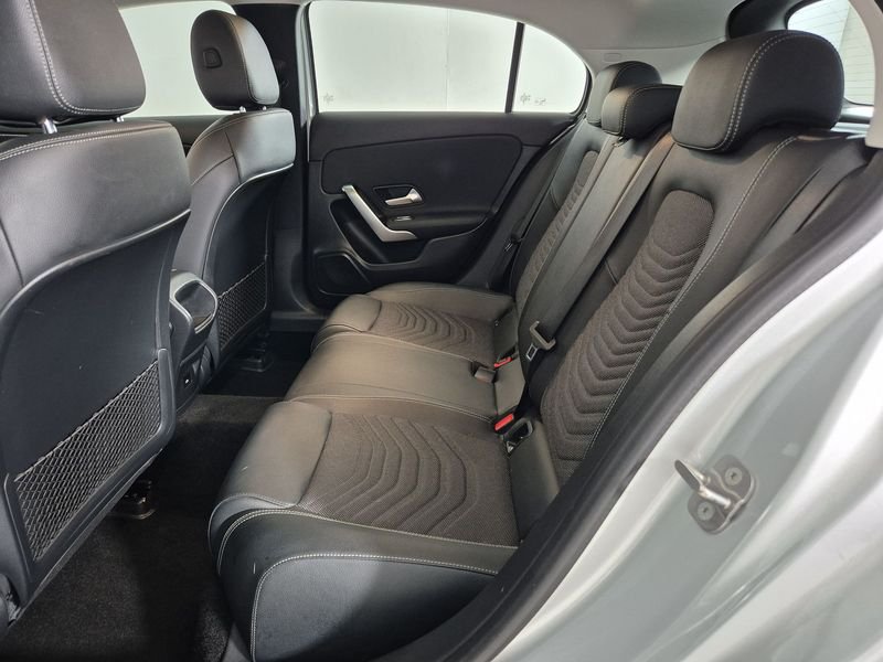 https://cdn-dk.caraffinity.it/dealer/datafiles/vehicle/images/800/1452/LJ9RBgoW6O7VJFNK.jpg