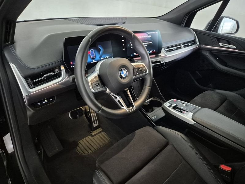 https://cdn-dk.caraffinity.it/dealer/datafiles/vehicle/images/800/1452/LQGiOJLzdxefTvhA.jpg