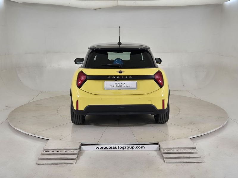 https://cdn-dk.caraffinity.it/dealer/datafiles/vehicle/images/800/1452/LRKVS1S6pYjPgxaD.jpg