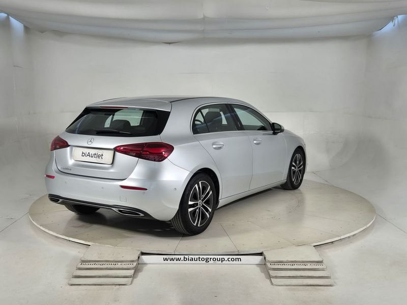 https://cdn-dk.caraffinity.it/dealer/datafiles/vehicle/images/800/1452/LmlVUorTTvgtgzy9.jpg