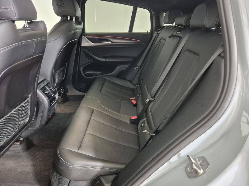 https://cdn-dk.caraffinity.it/dealer/datafiles/vehicle/images/800/1452/LzqEbQacgeFzJKzM.jpg