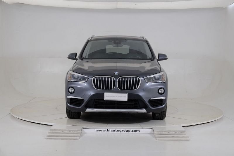 https://cdn-dk.caraffinity.it/dealer/datafiles/vehicle/images/800/1452/M89GaDwKxi2jb5KB.JPG