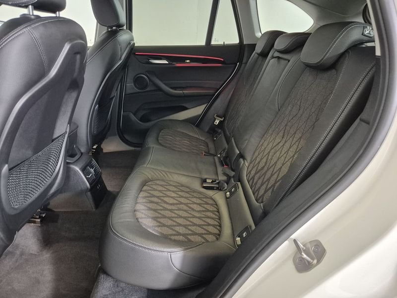 https://cdn-dk.caraffinity.it/dealer/datafiles/vehicle/images/800/1452/MlA8ZRZhWkTgRvjg.jpg