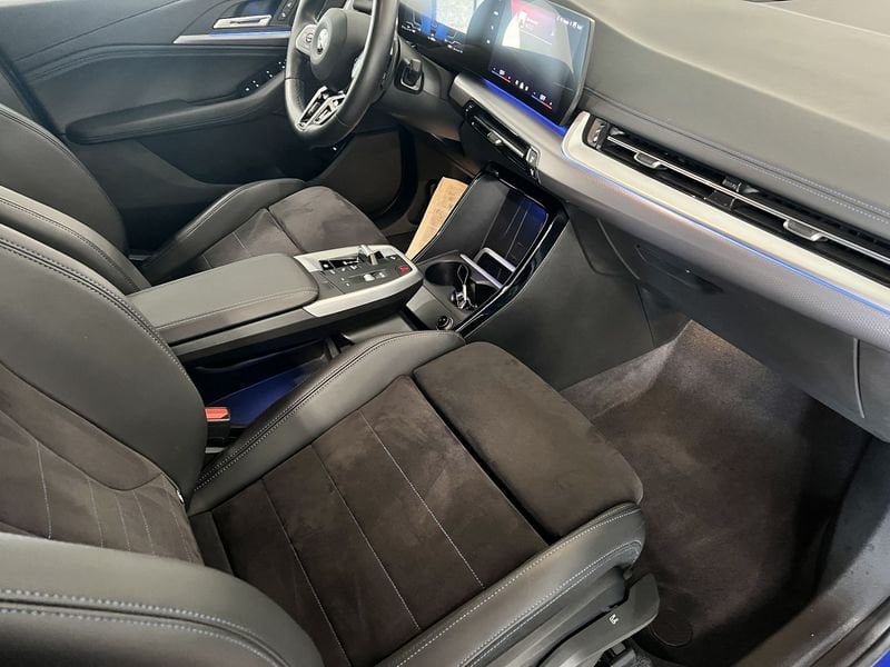 https://cdn-dk.caraffinity.it/dealer/datafiles/vehicle/images/800/1452/NEDICBFntm1LWLNq.jpeg