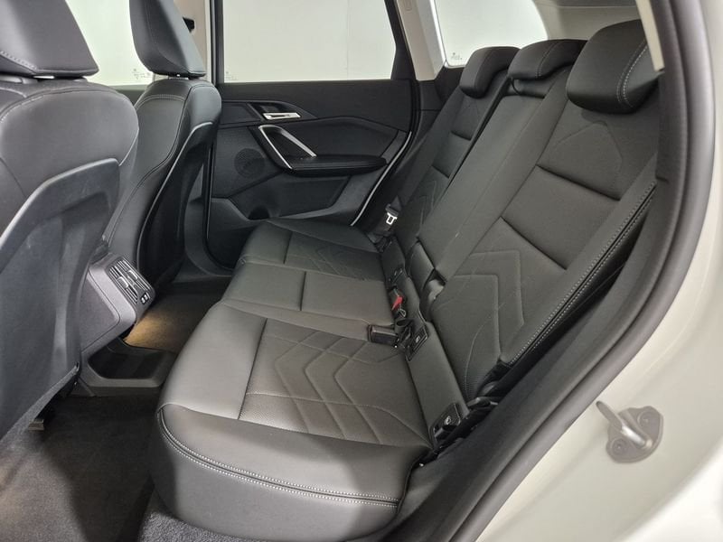 https://cdn-dk.caraffinity.it/dealer/datafiles/vehicle/images/800/1452/NNH0ZDTP8JqWHmEC.jpg
