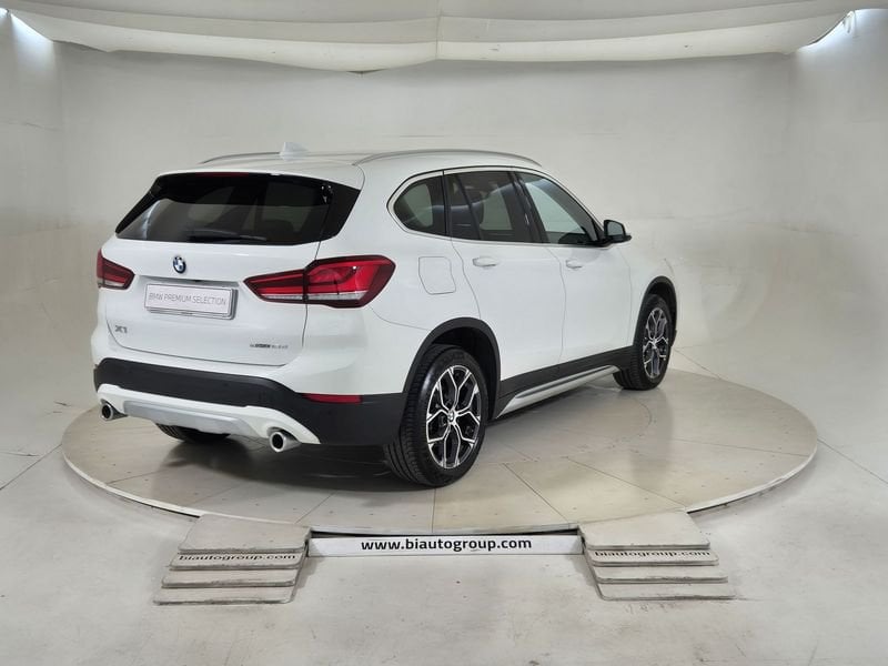 https://cdn-dk.caraffinity.it/dealer/datafiles/vehicle/images/800/1452/NpGoBmCs1bNoNNjT.jpg