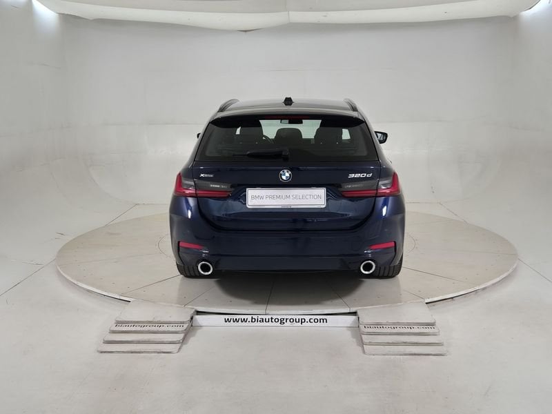 https://cdn-dk.caraffinity.it/dealer/datafiles/vehicle/images/800/1452/PWv0aQtmd33AGzbM.jpg