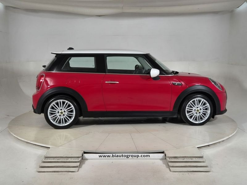 https://cdn-dk.caraffinity.it/dealer/datafiles/vehicle/images/800/1452/PbW7nQPs9AFkJWhQ.jpg