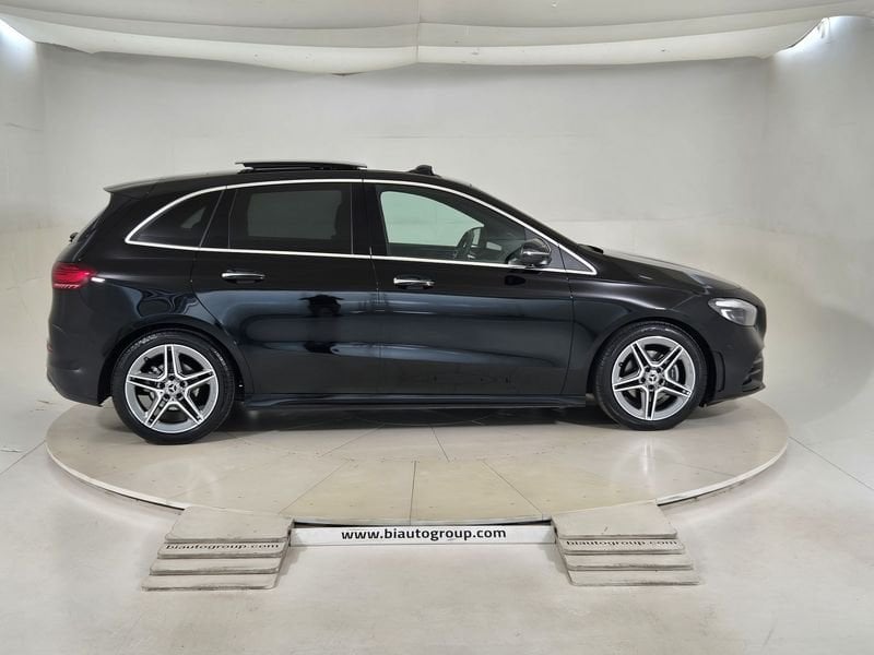 https://cdn-dk.caraffinity.it/dealer/datafiles/vehicle/images/800/1452/PidBWG30PkEuaXca.jpg