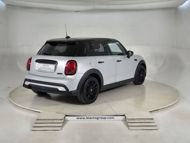https://cdn-dk.caraffinity.it/dealer/datafiles/vehicle/images/800/1452/PrNisQVFhO0r8wFJ.jpg