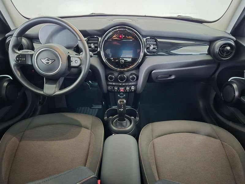 https://cdn-dk.caraffinity.it/dealer/datafiles/vehicle/images/800/1452/R4pbZPaD6jgAgr9k.jpg
