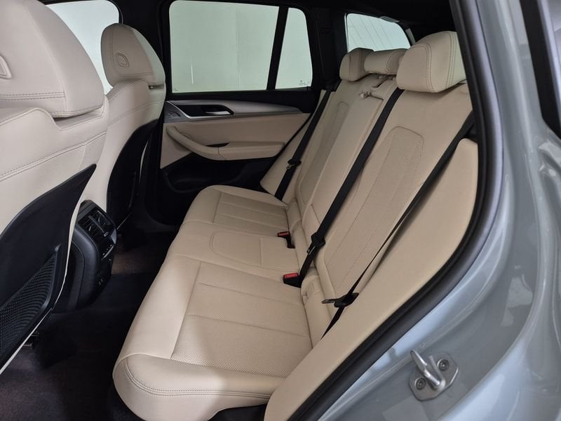 https://cdn-dk.caraffinity.it/dealer/datafiles/vehicle/images/800/1452/Rn2RnJhgI3j2ZMyV.jpg