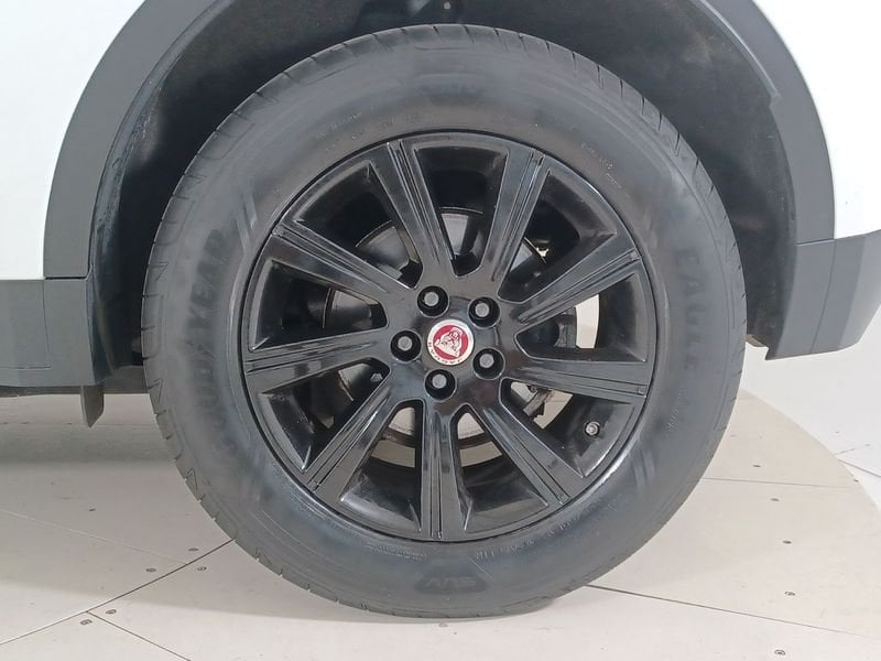 https://cdn-dk.caraffinity.it/dealer/datafiles/vehicle/images/800/1452/SRdLgYtiqJCMzkEc.jpg