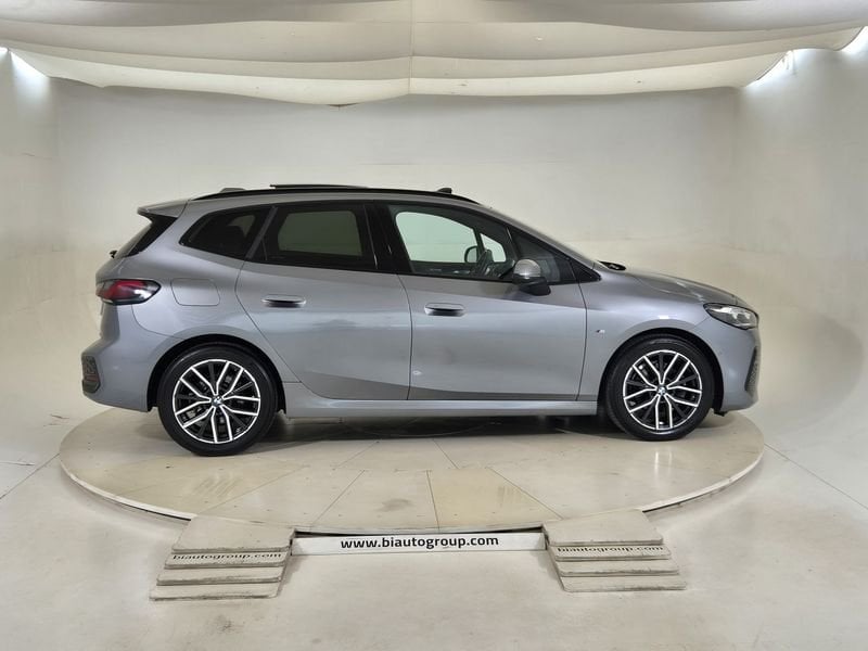 https://cdn-dk.caraffinity.it/dealer/datafiles/vehicle/images/800/1452/SdPqT4Bsr7Kdl1Zs.jpg
