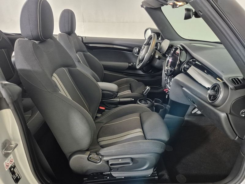 https://cdn-dk.caraffinity.it/dealer/datafiles/vehicle/images/800/1452/UDDYR79lCRQama4k.jpg
