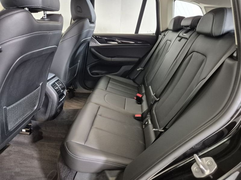 https://cdn-dk.caraffinity.it/dealer/datafiles/vehicle/images/800/1452/UVWOuC2BxQEND2PB.jpg