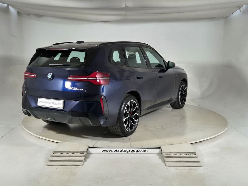 https://cdn-dk.caraffinity.it/dealer/datafiles/vehicle/images/800/1452/UedHB4TeTMCu5svV.jpg