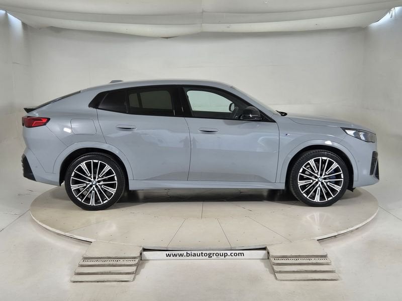 https://cdn-dk.caraffinity.it/dealer/datafiles/vehicle/images/800/1452/UgQ4oatXm23r9Usi.jpg