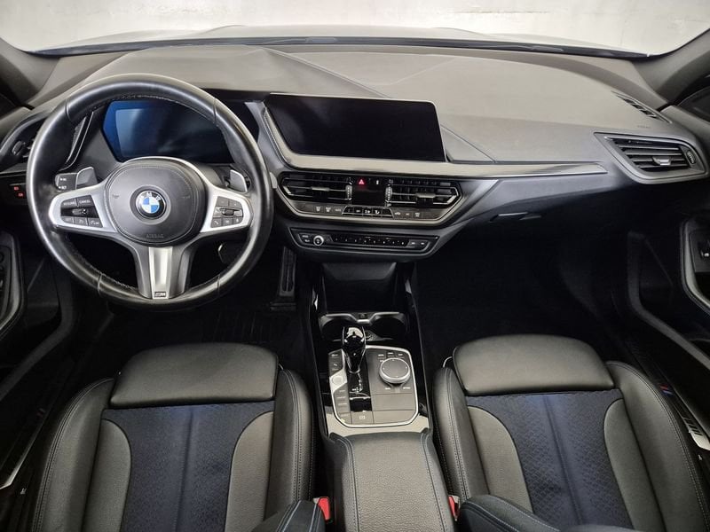 https://cdn-dk.caraffinity.it/dealer/datafiles/vehicle/images/800/1452/Upy5aRZp0yXyDNqu.jpg