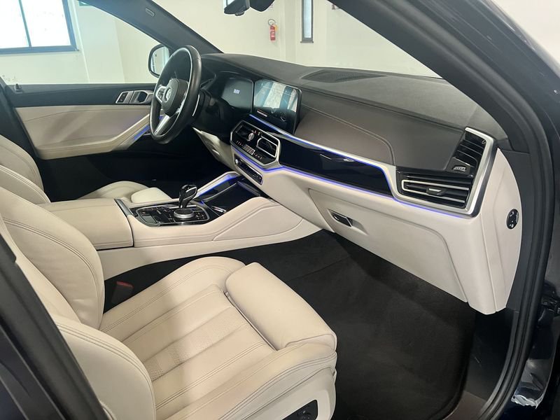 https://cdn-dk.caraffinity.it/dealer/datafiles/vehicle/images/800/1452/UuhhQvkCiaO6SgKO.jpeg